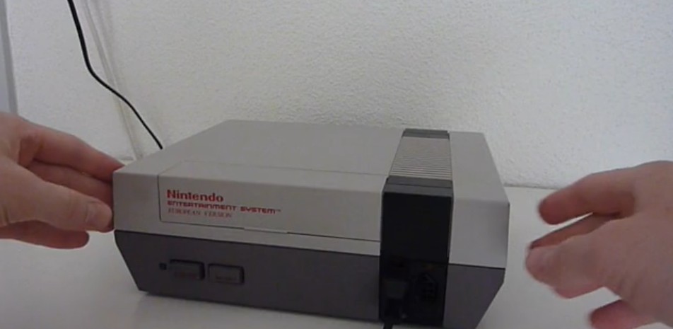 Mod Nintendo NES avec écran intégré