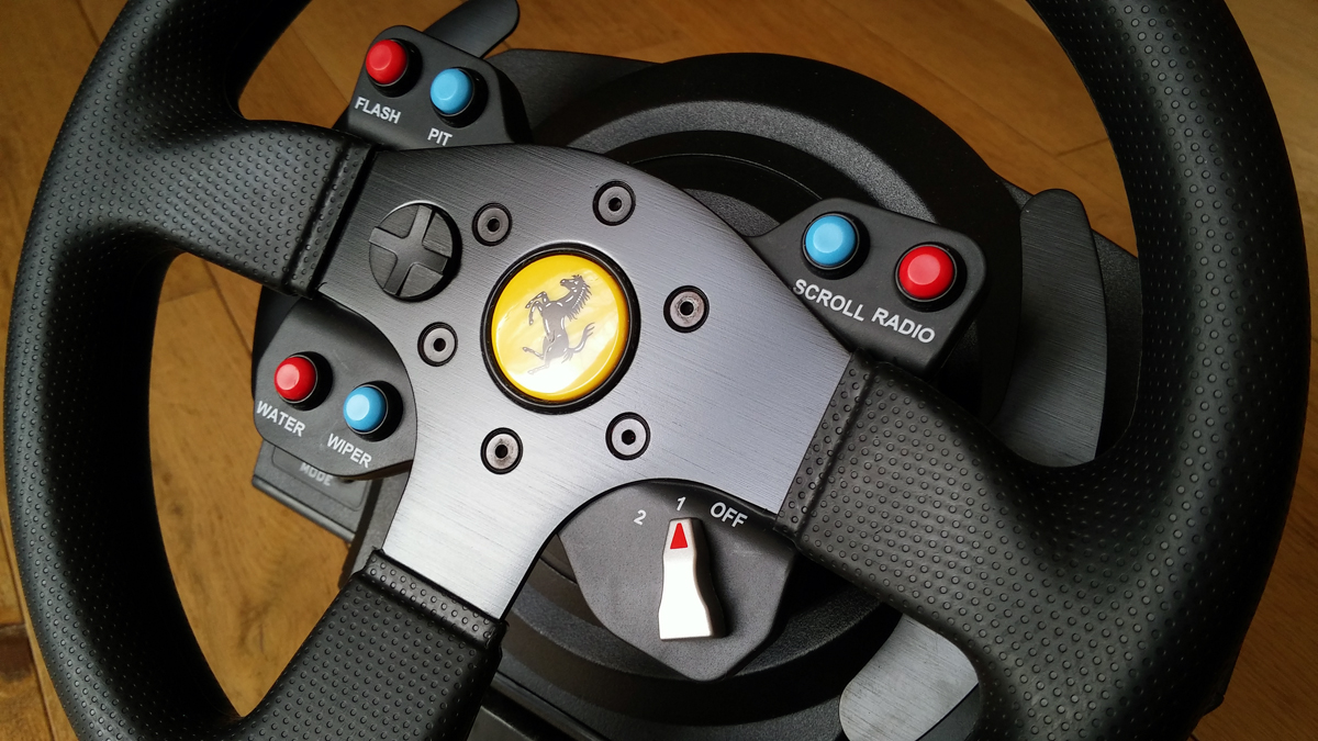 Test Thrustmaster T300 Ferrari GTE Wheel – Volant | PS4 / PS3 / PC
