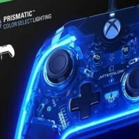 Packaging holographique manette Xbox One Afterglow Prismatic LED