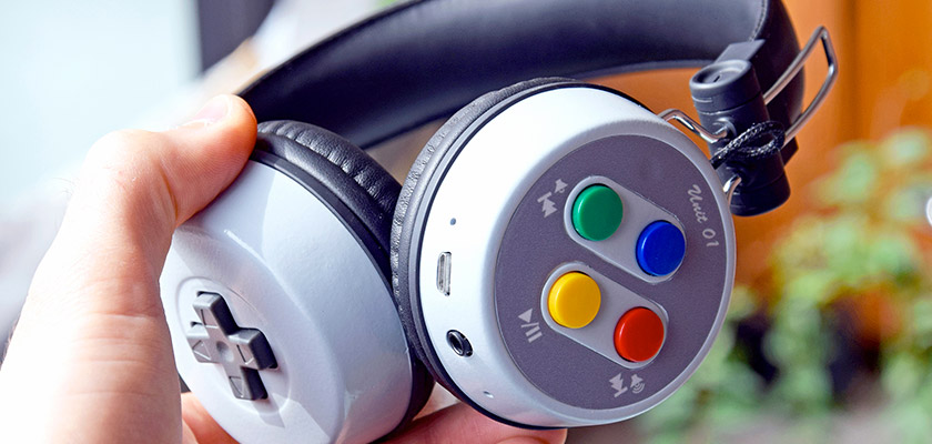Le casque néo-rétro 16-Beat aux couleurs de la SNES passe en Kickstarter