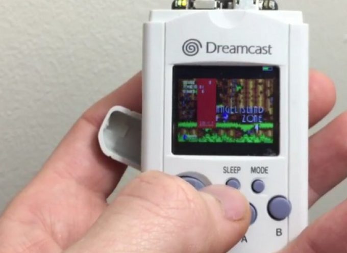 Il crée une console portable à partir d’un VMU Dreamcast