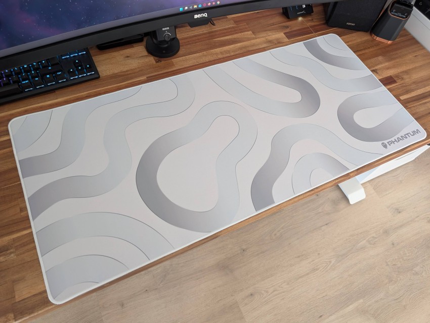 Tapis gaming phantum strata pearl 4