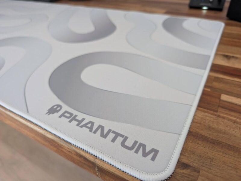 Tapis gaming phantum strata pearl 8